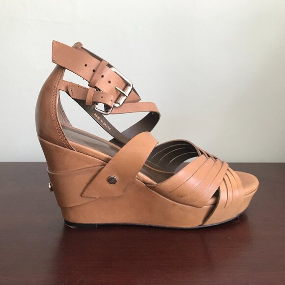 Pour La Victoire | Tan Wedge Platform Sandals - Picture 7 of 10